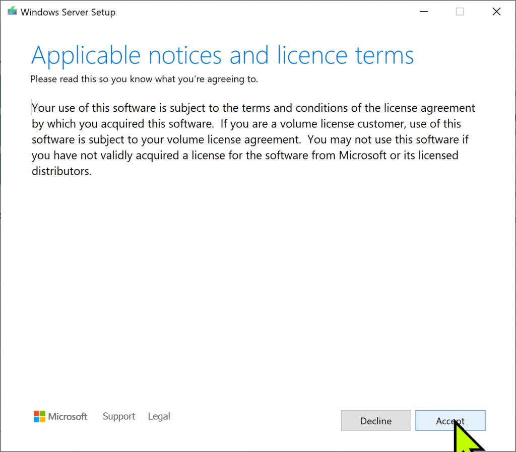 Windows 11 setup wizard screen showing license agreement